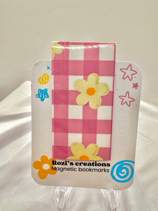 Checkered flower magnetic bookmark